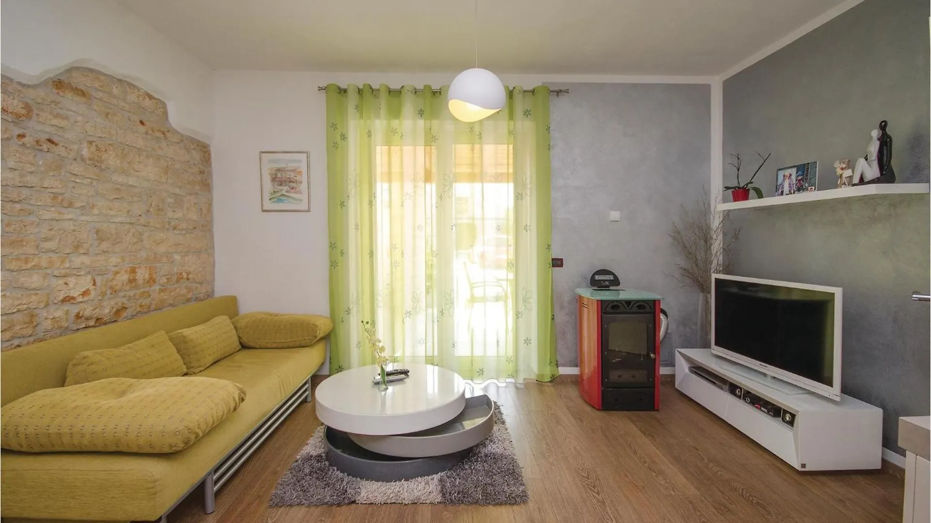2 Bedroom Amazing Home In Rovinj 0*,