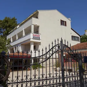 Ban Apartament