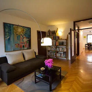 Cherry Apartament